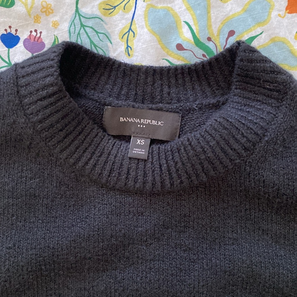 Banana Republic Coveted Pullover Black Sweater - Women’s XS